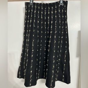 Black winter thick pleated skirt with gold lines